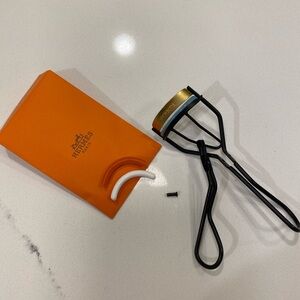 Hermes eyelash curler